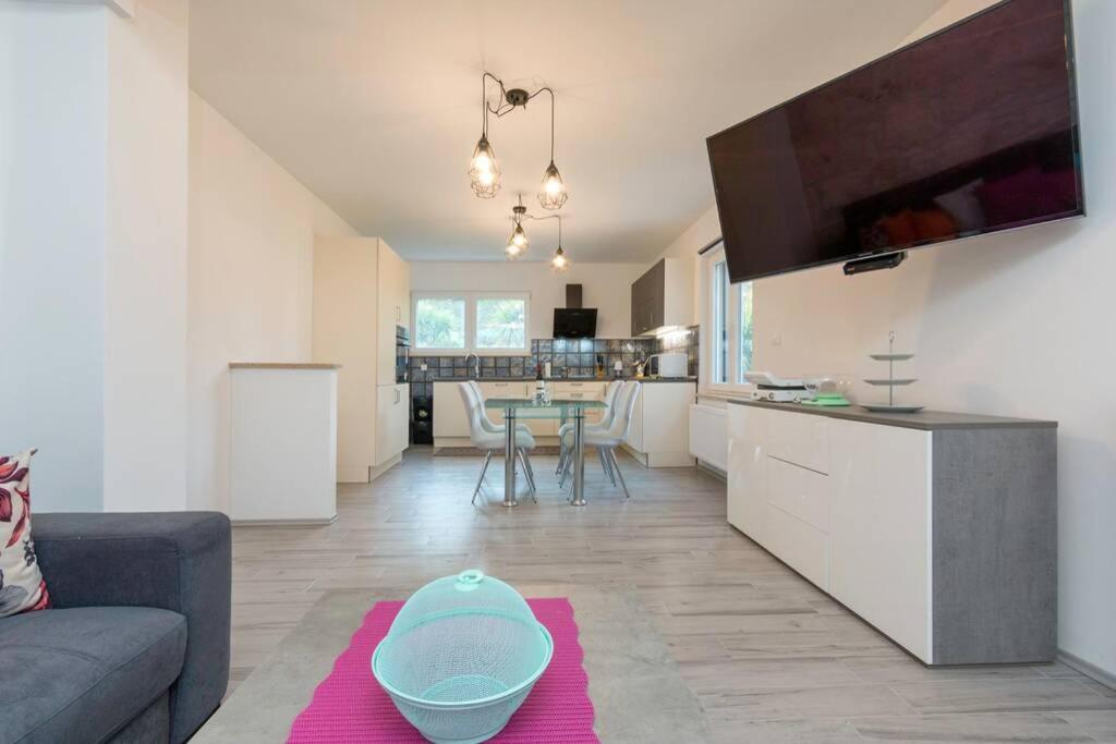 Predivan Novouredeni Apartman U Blizini Mora Banjole Dış mekan fotoğraf