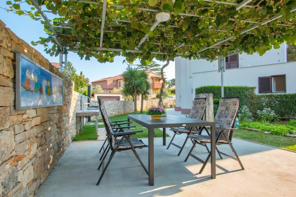 Predivan Novouredeni Apartman U Blizini Mora Banjole Dış mekan fotoğraf